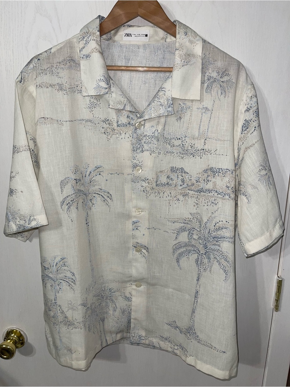 Zara Men’s Relaxed Fit Cream Camp Collar Resort Shirt